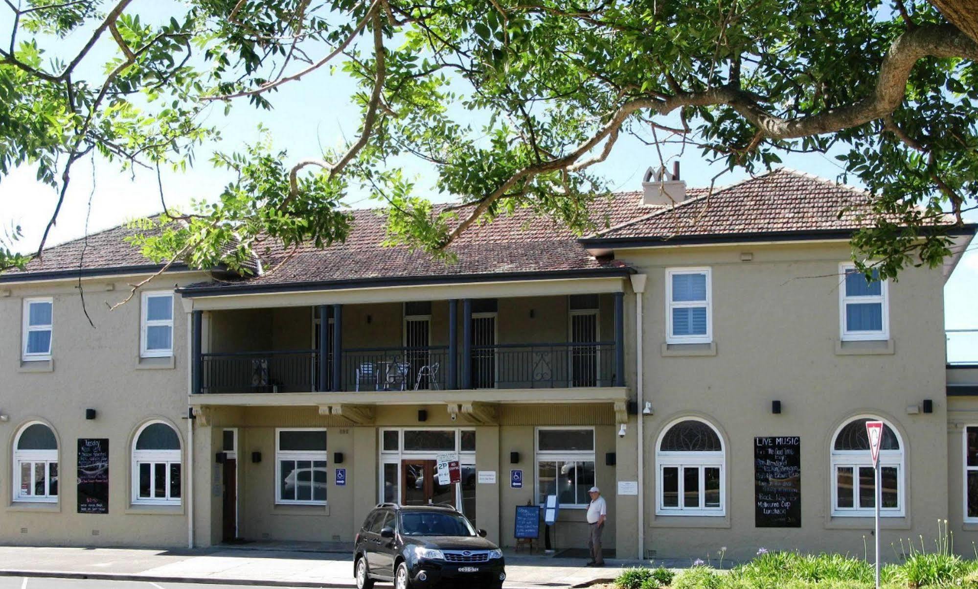 Huskisson Hotel Exterior photo